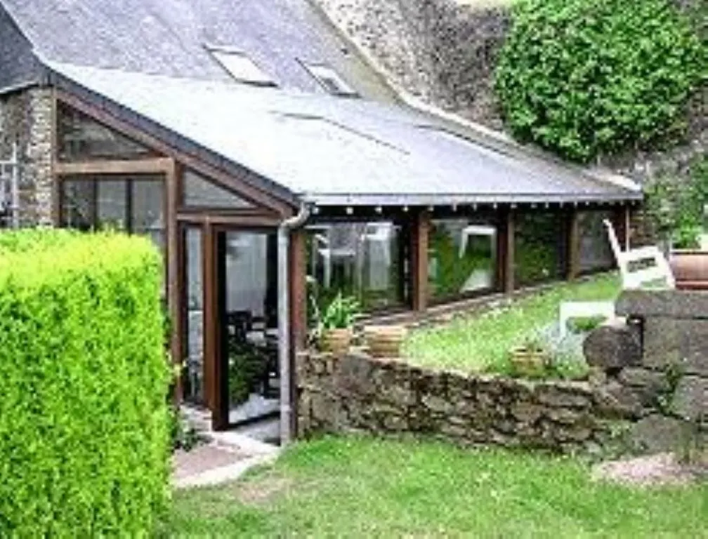 Chambres D'Hotes Logis Du Jerzual Динан